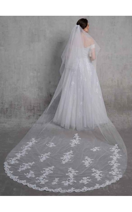 Two-tier Lace Applique Edge Cathedral Bridal Veils With Lace