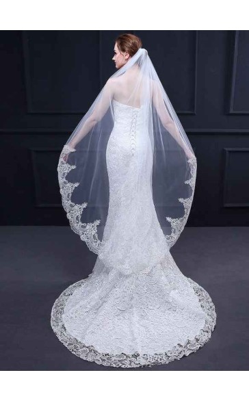 One-tier Lace Applique Edge Waltz Bridal Veils With Lace