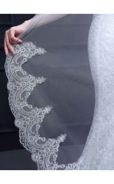 One-tier Lace Applique Edge Waltz Bridal Veils With Lace