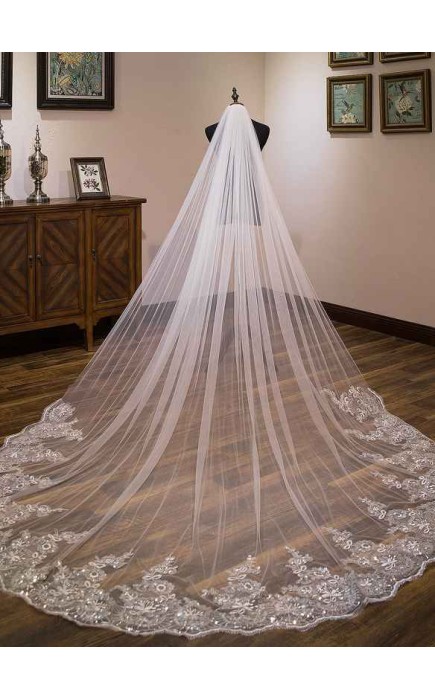 One-tier Lace Applique Edge Cathedral Bridal Veils With Lace