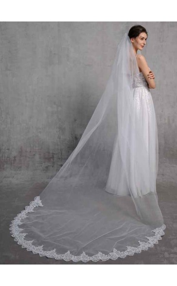 Two-tier Lace Applique Edge Cathedral Bridal Veils With Lace