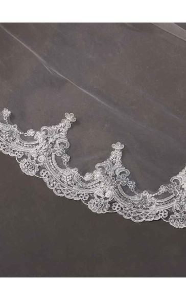 One-tier Lace Applique Edge Cathedral Bridal Veils With Lace