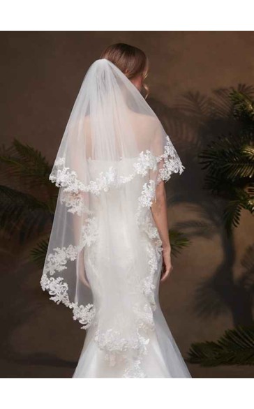 Two-tier Lace Applique Edge Fingertip Bridal Veils With Lace