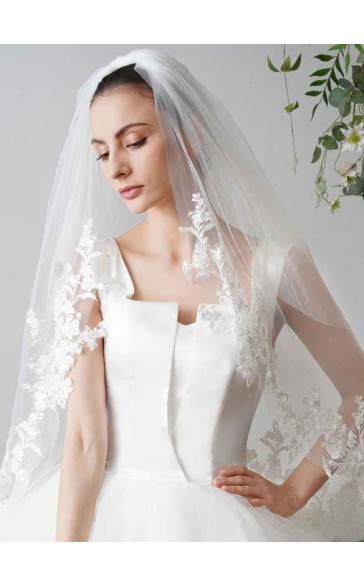 Two-tier Lace Applique Edge Fingertip Bridal Veils With Lace