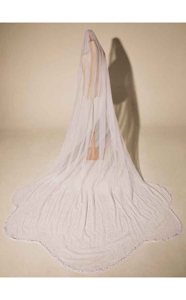 One-tier Lace Applique Edge Cathedral Bridal Veils With Lace