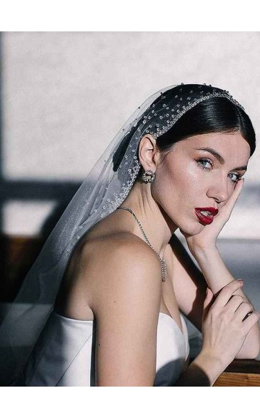 One-tier Beaded Edge Fingertip Bridal Veils With Beading