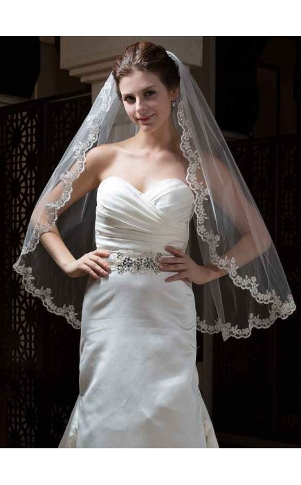 One-tier Lace Applique Edge Fingertip Bridal Veils With Lace