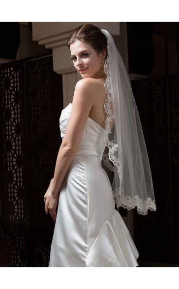 One-tier Lace Applique Edge Fingertip Bridal Veils With Lace