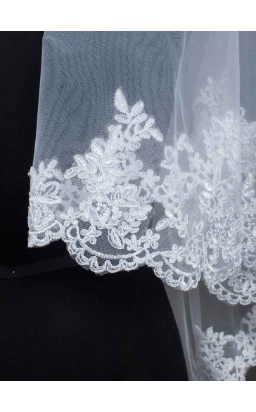 Two-tier Lace Applique Edge Elbow Bridal Veils With Lace