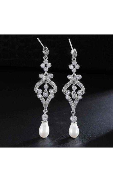 Ladies' Luxurious Alloy With Irregular Pearl Earrings