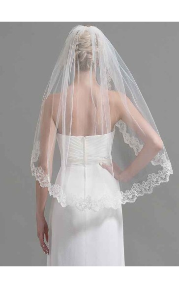 One-tier Lace Applique Edge Fingertip Bridal Veils With Lace