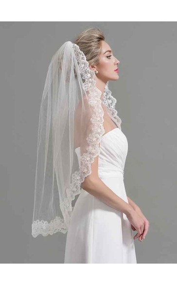 One-tier Lace Applique Edge Fingertip Bridal Veils With Lace